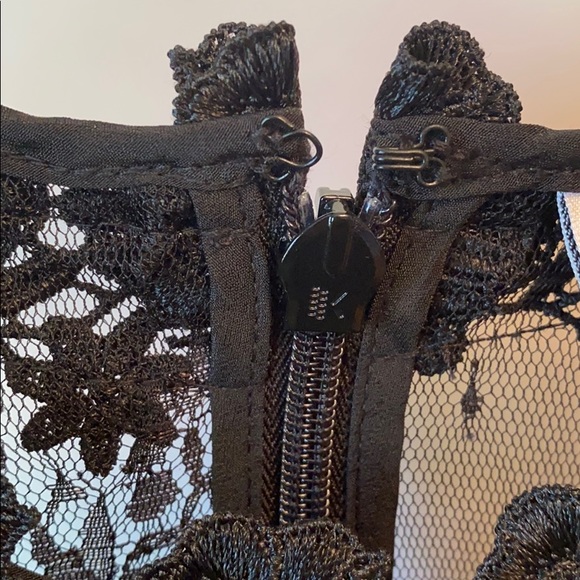 Top Shop Lace Dress - Picture 8 of 9